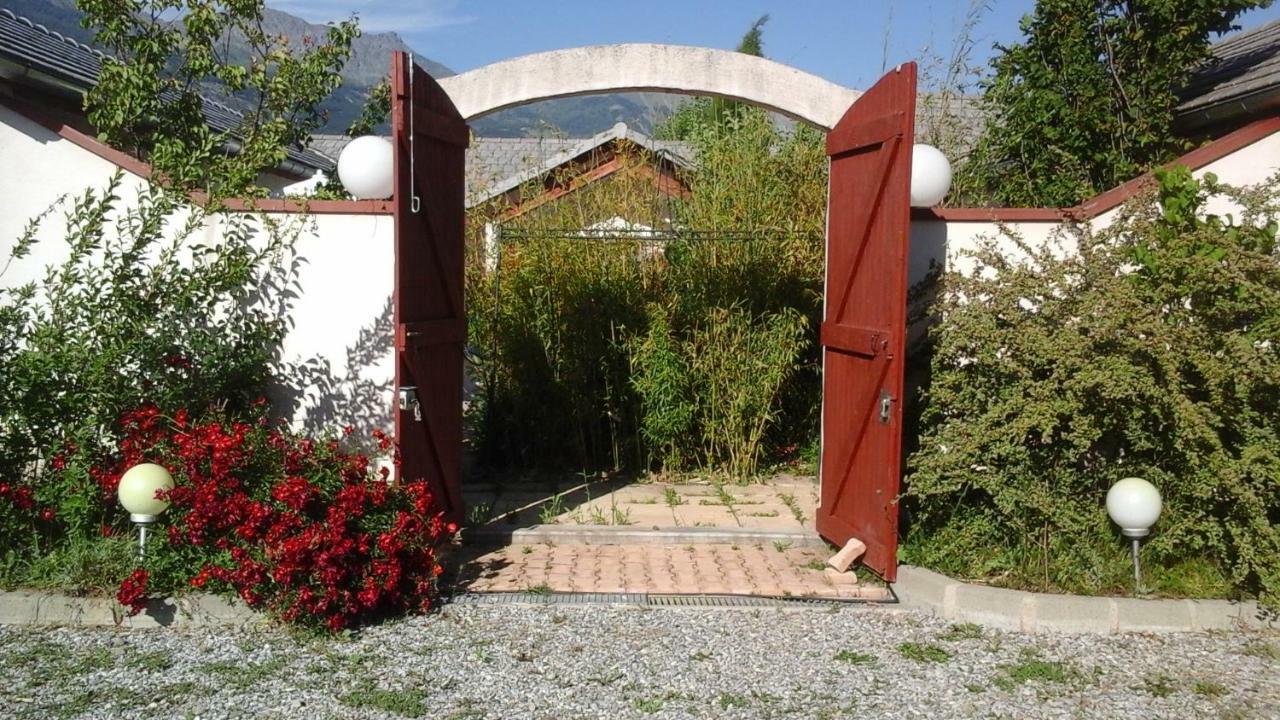 Masdani Chorges Exterior photo